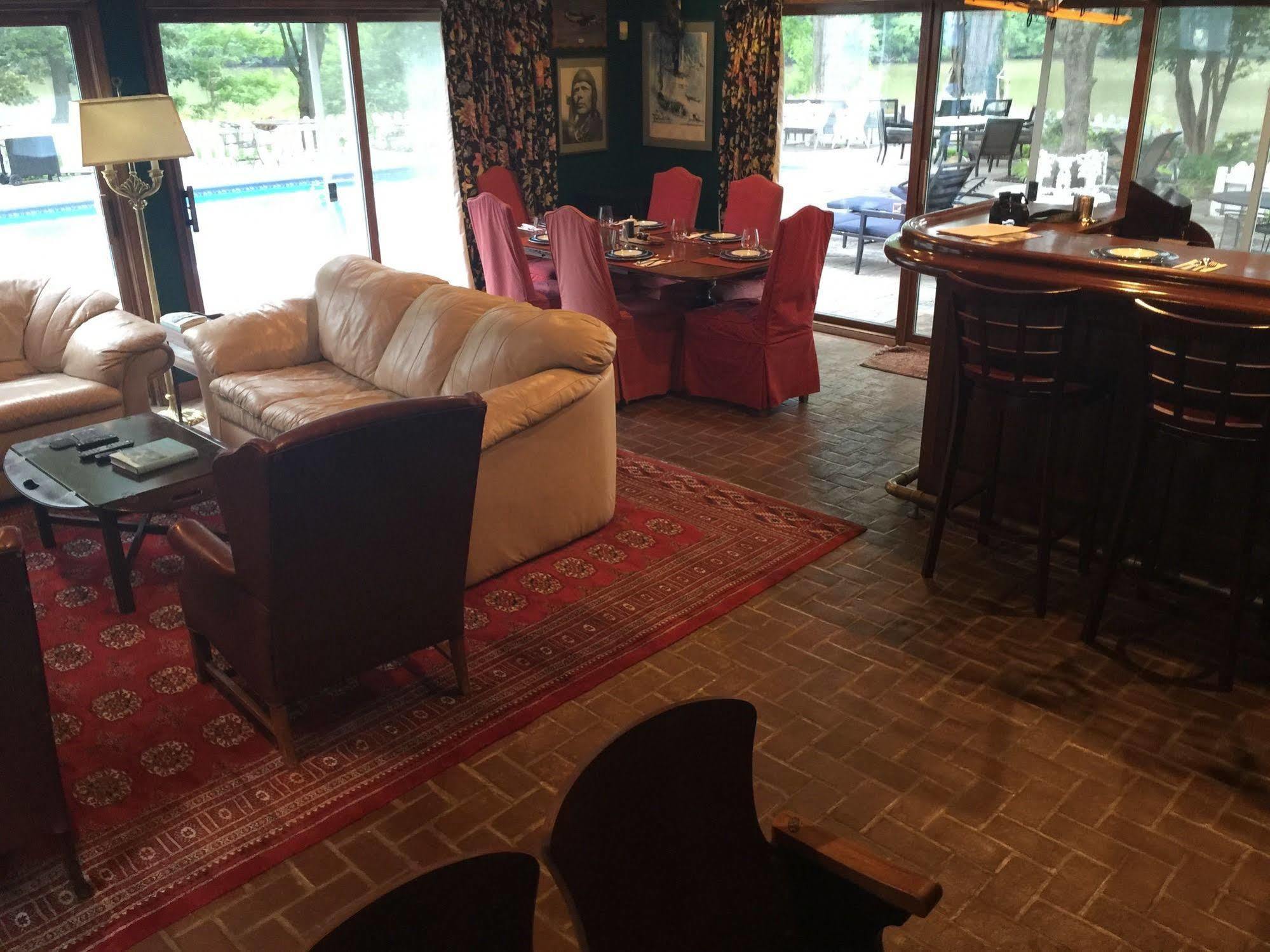 Miles River Guest House Истон Экстерьер фото