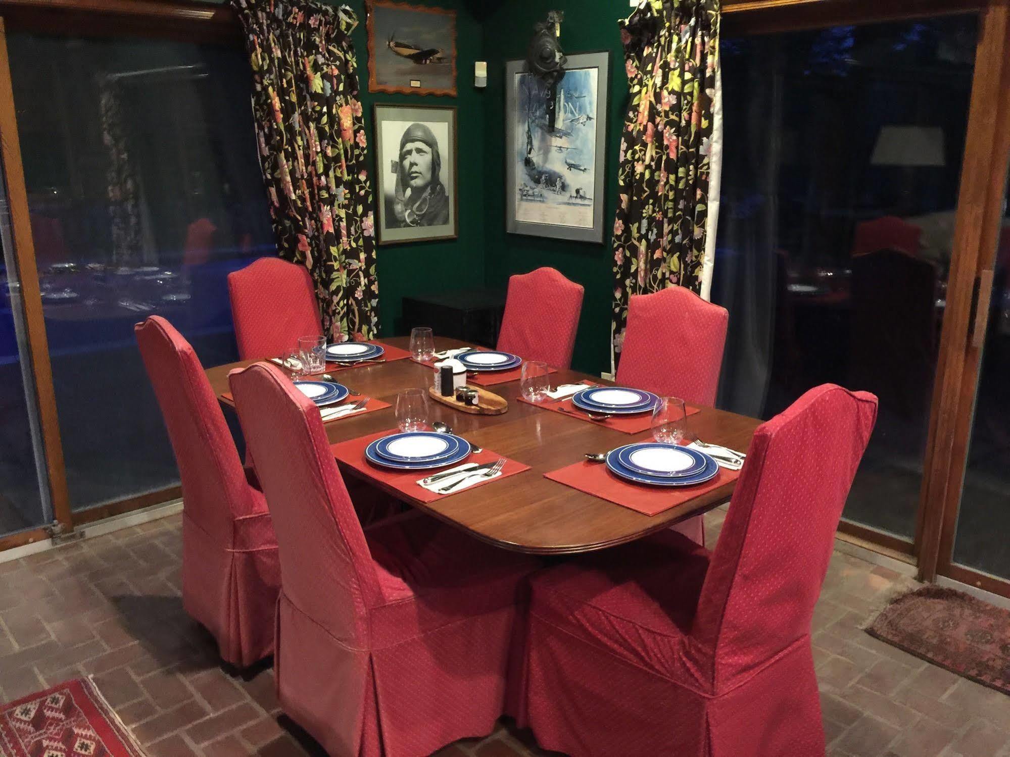 Miles River Guest House Истон Экстерьер фото
